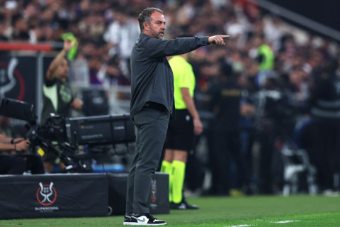 Флик: "Верю, что "Барселона" способна выиграть чемпионат"