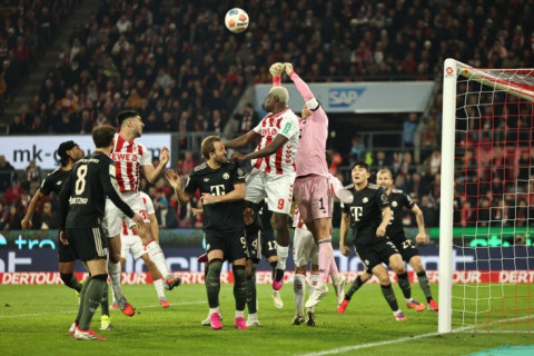 "Кельн" на своем поле победил "Вердер"