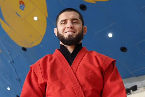 İslam Maxaçev İtaliyada qarət olundu