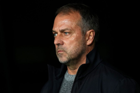 Flik “Atletiko” ilə oyundan əvvəl meydançanın keyfiyyətindən şikayət edib