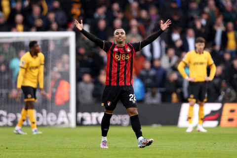 “Bornmut”un hücumçusu “Liverpul” və “Çelsi”nin hədəfindədir