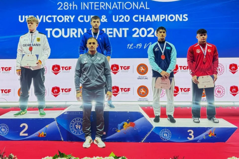 Азербайджанские борцы завоевали четыре медали в первый день "Кубка Победы"