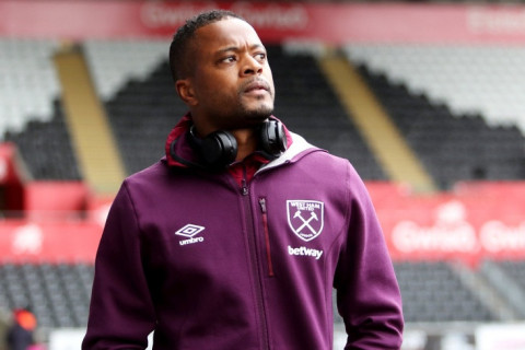 Экс-игрок "МЮ":  "Барселона" уже не король Лиги чемпионов"