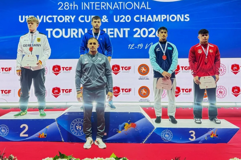 Azərbaycan güləşçiləri Antalyada “Zəfər Kuboku”nun ilk günündə dörd medal qazanıblar - FOTO