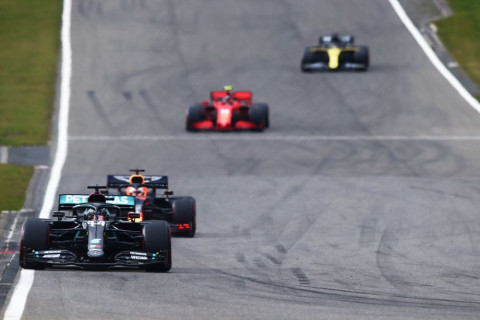 ФИА запретила уловки "Мерседеса" и "Ред Булл" в квалификации