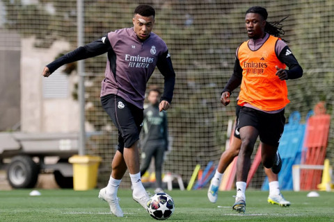 Мбаппе сыграет с "Баварией" без защитной маски