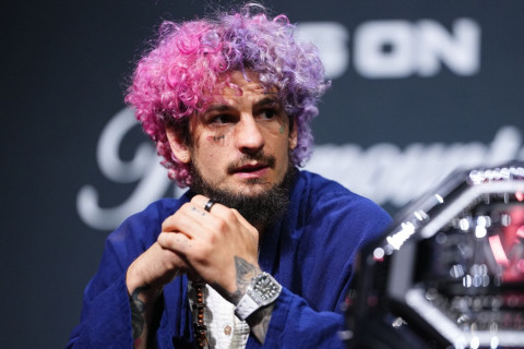 О’Мэлли раскрыл конфликт Уайта и Махачева