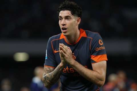 "Барселона" начала переговоры с "Интером" по трансферу защитника