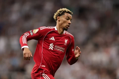 Ekitike PSJ ilə oyunda meydançadan xərəkdə çıxarılıb