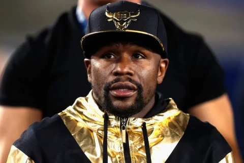 На Флойда Мейвезера подали в суд в США за неуплату аренды частного самолета