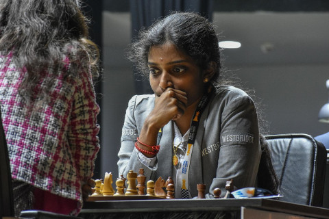 Hindistanlı Vayşali Rameşbabu İddiaçılar Turnirinin qalibi olub