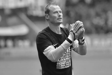 Бывший вратарь "Арсенала" и сборной Австрии Маннингер погиб в автокатастрофе