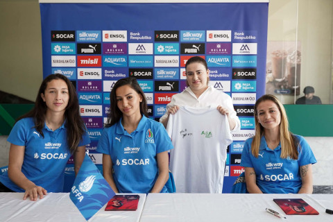 Azərbaycan millisinin futbolçularının iştirakı ilə imza tədbiri keçirilib - FOTO