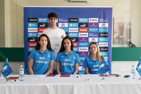 Azərbaycan millisinin futbolçularının iştirakı ilə imza tədbiri keçirilib - FOTO