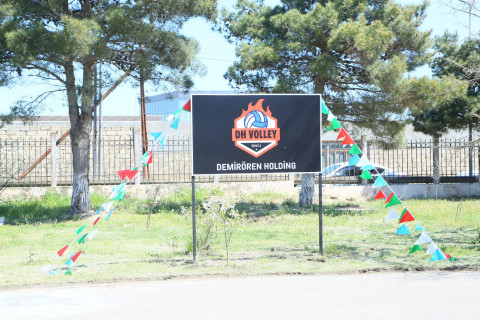 “DH Volley” komandası voleybol meydançası inşa edib - FOTO