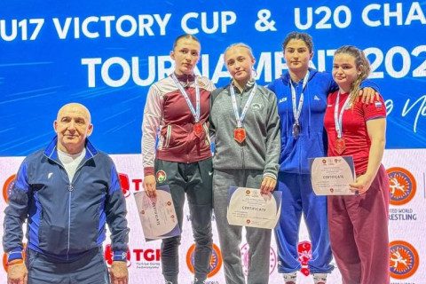 Турнир "Чемпионы": азербайджанские борцы завоевали очередные медали - ФОТО
