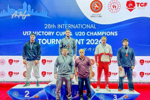 Турнир "Чемпионы": азербайджанские борцы завоевали очередные медали - ФОТО