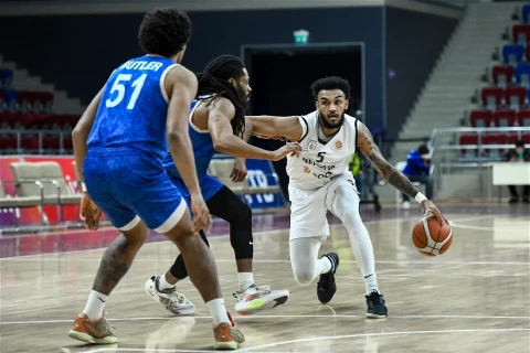 "Нефтчи" вышел в полуфинал баскетбольной лиги