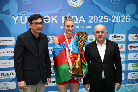 Qadın voleybolçuların Yüksək Liqasının qalibləri mükafatlandırılıb - YENİLƏNİB + VİDEO