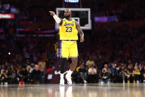 Леброн Джеймс побил два рекорда НБА в матче с "Хьюстоном"