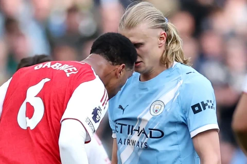 Premyerliqada VAR qalmaqalı: Qabriel Holandı vurduğu üçün qovulmalı idi? - VİDEO