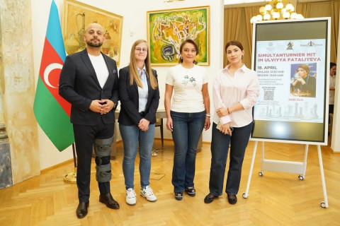 Ульвия Фаталиева провела сеанс одновременной игры на 15 досках