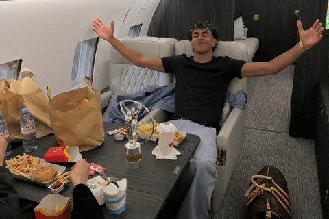 Lamin Yamal uğurunu fastfudla qeyd etdi