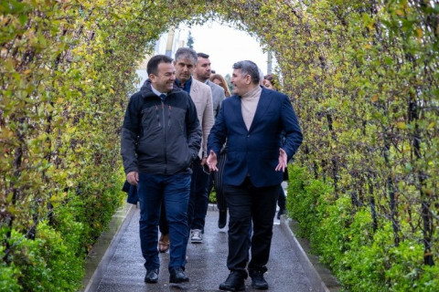 Делегация во главе с Шюкрю Йылмазом посетила Национальную гимнастическую арену