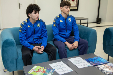 Gəncə təmsilçisindən gənclərə şans: İki futbolçu ilə müqavilə bağlandı - FOTO