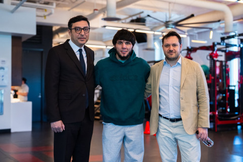 UFC turnirlərinin 2028-ci ilədək Bakıda keçirilməsi üçün müqavilə imzalanıb - FOTO