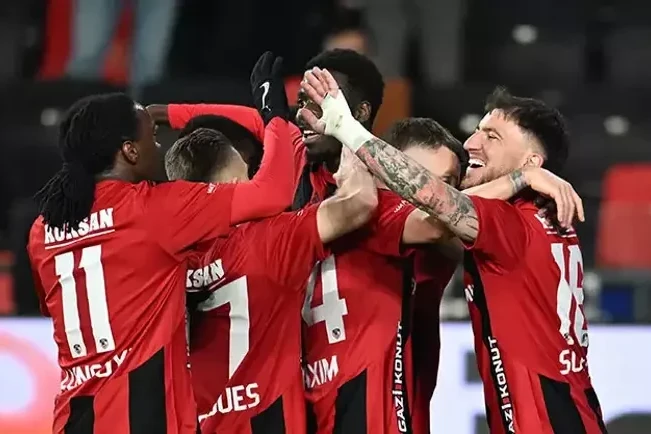 "Qaziantep" "Kayserispor"u darmadağın etdi