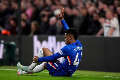 “Çelsi”nin ulduzu Estevao uzun müddətə sıradan çıxdı