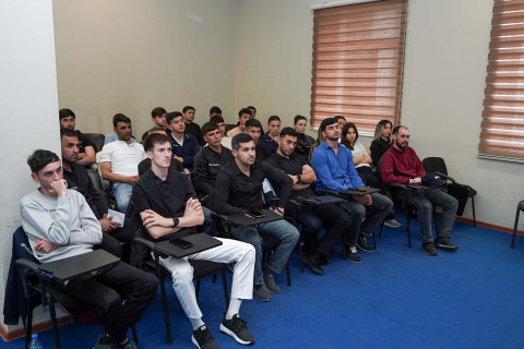 В Баку прошел просветительский семинар для футбольных арбитров - ФОТО