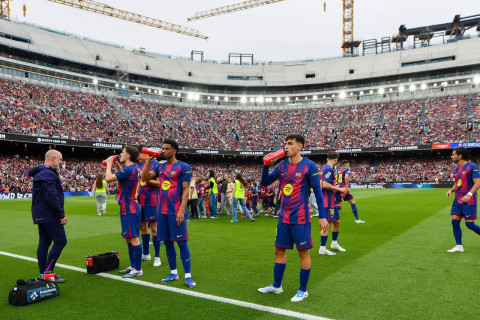 Матч "Барселона" - "Сельта" прервали из-за инцидента на трибунах