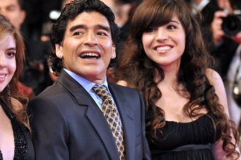 Дочь Марадоны расплакалась на суде по делу о смерти отца