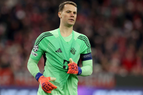 40-летний вратарь "Баварии" продлит контракт до 2027 года
