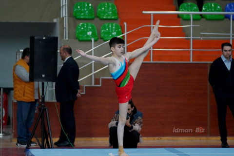 Kişi və qadın idman gimnastları ölkə birinciliyi keçirilir - YENİLƏNİR + FOTO