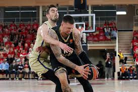 "Монако" обыграл "Барселону" и вышел в плей-офф Евролиги