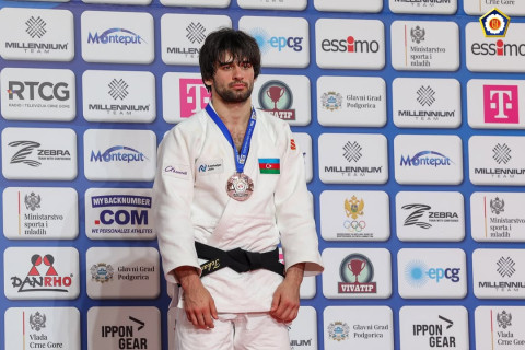 Bürünc sevincinə ailə toxunuşu - FOTO