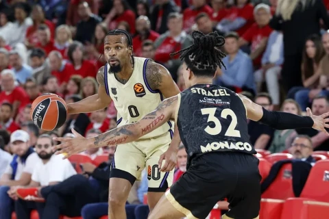 "Монако" обыграл "Барселону" и вышел в плей-офф Евролиги