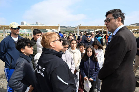 В Баку стартовал международный турнир по береговой рыбалке