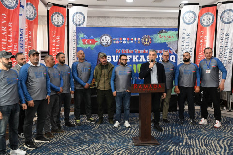 В Баку стартовал международный турнир по береговой рыбалке