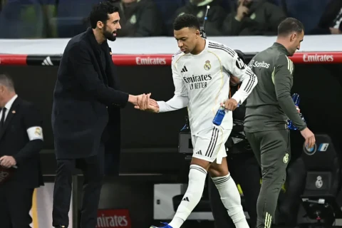 Испанские СМИ сообщили о сложных отношениях Мбаппе с рулевым "Реала"