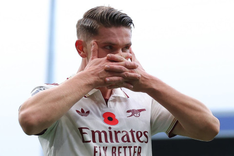 "Арсенал" хочет продать Дьекереша