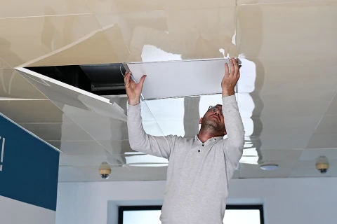 “Liv Bona Dea Arena”da təbii örtüyünün bərpasına başlanılıb - FOTO