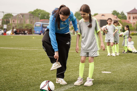 Lənkəranda qızlar üçün futbol festivalı keçirilib - FOTO