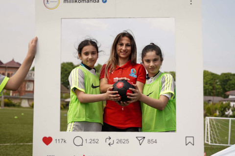 Lənkəranda qızlar üçün futbol festivalı keçirilib - FOTO