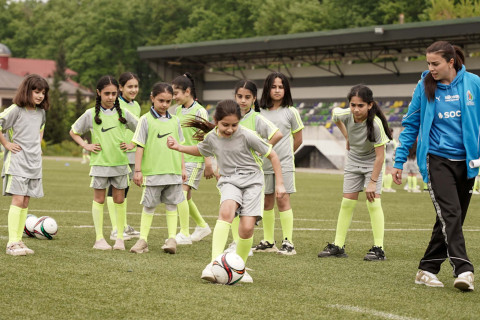 Lənkəranda qızlar üçün futbol festivalı keçirilib - FOTO