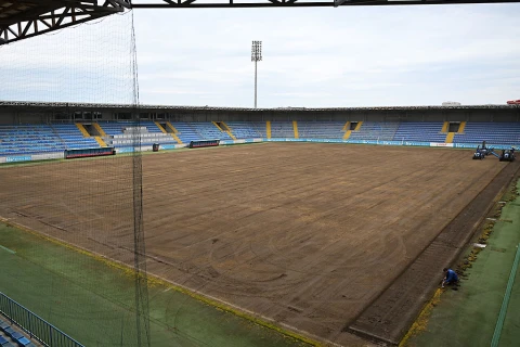 “Liv Bona Dea Arena”da təbii örtüyünün bərpasına başlanılıb - FOTO