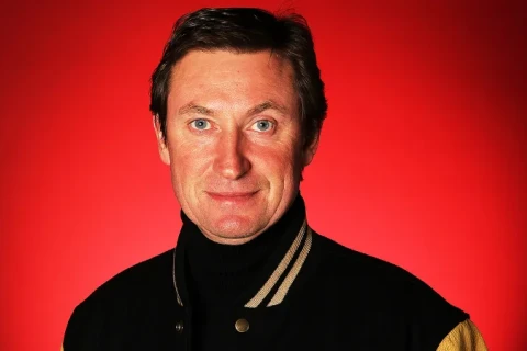 Wayne Gretzky’s Stanley Cup-winning jersey sells for record $2.8m at auction